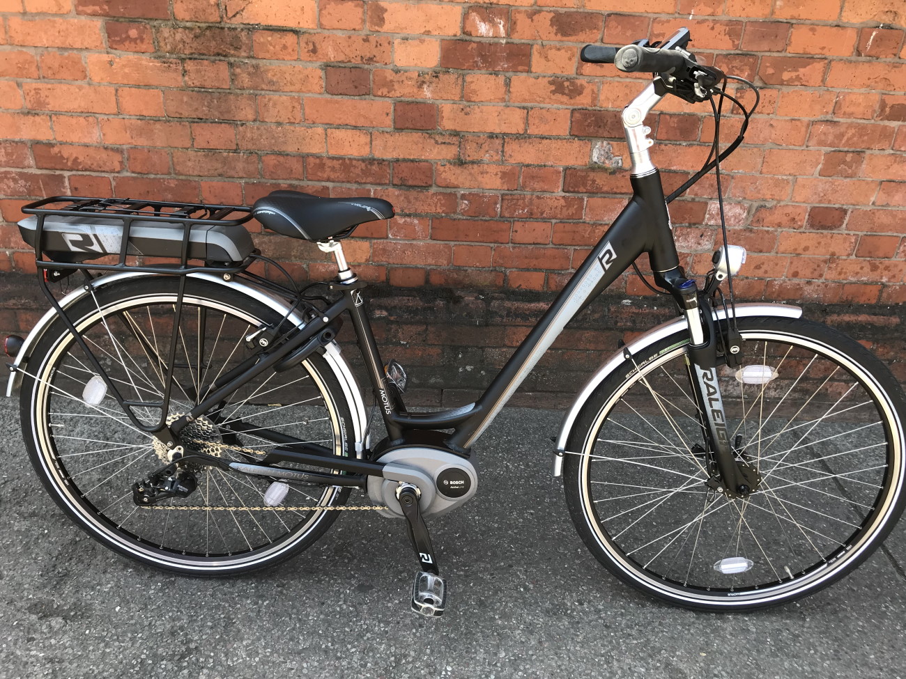 raleigh motus step through electric bike